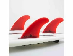 FCS II Accelerator Neo Glass Red Eco Blend Thruster - Medium -Side-Shore Soldes Magasin fcs ii accelerator neo glass red eco blend thruster medium fcs 6