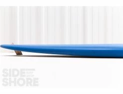 Mid One - 7'6 X 21 1/2" X 2 7/8" - 53 L - Thruster - FCS II -Side-Shore Soldes Magasin mid one blue 76 x 21 12 x 2 78 53 l thruster fcs ii blanks 8