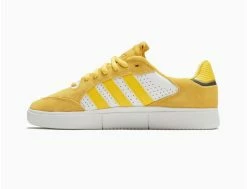 Chaussures Tyshawn Low Bold Gold White Metallic pour Femme - Élégance et Confort 15 Chaussures Tyshawn Low Bold Gold White Metallic pour Femme - Élégance et Confort -Side-Shore Soldes Magasin tyshawn low bold gold white metallic adidas skateboarding 5